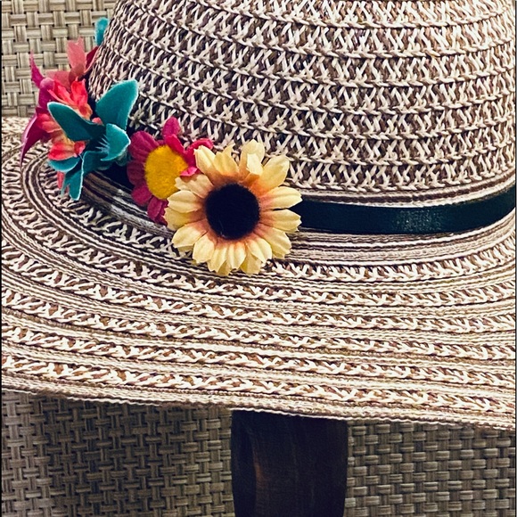 🌟2xHP🌟NWOT Marled Brown & Cream Floral Straw Hat - Picture 3 of 10